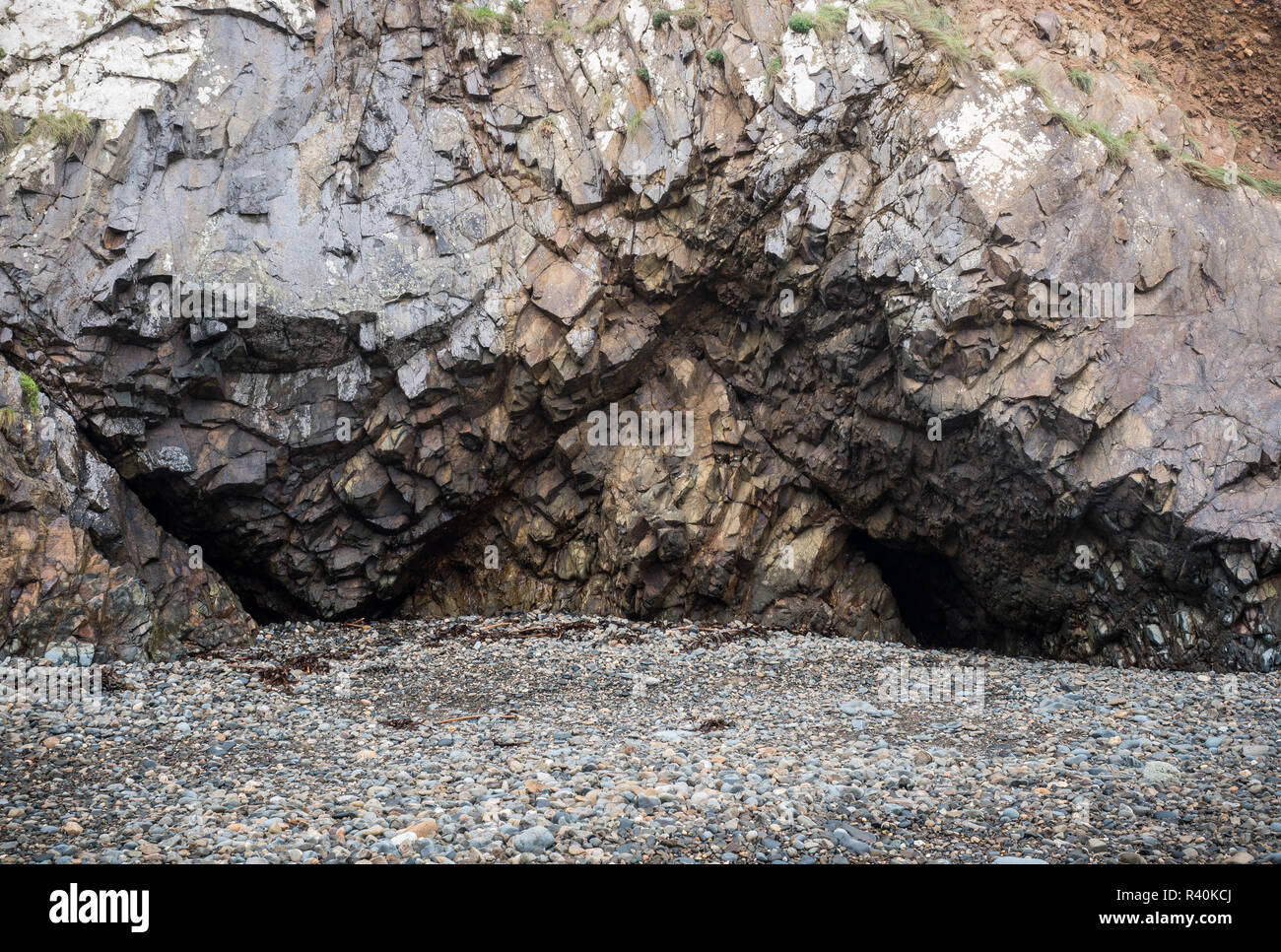 Pembrokeshire coast caves hi-res stock photography and images - Alamy