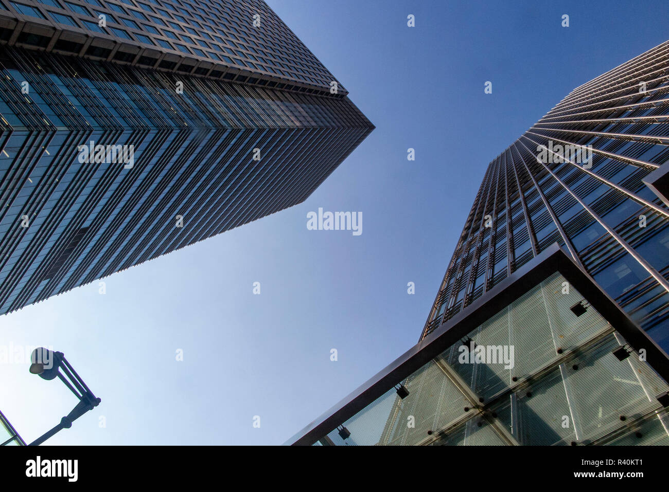 Skyscrapers in Canary Wharf - 40 Bank Street, Heron Quays E1 Stock Photo