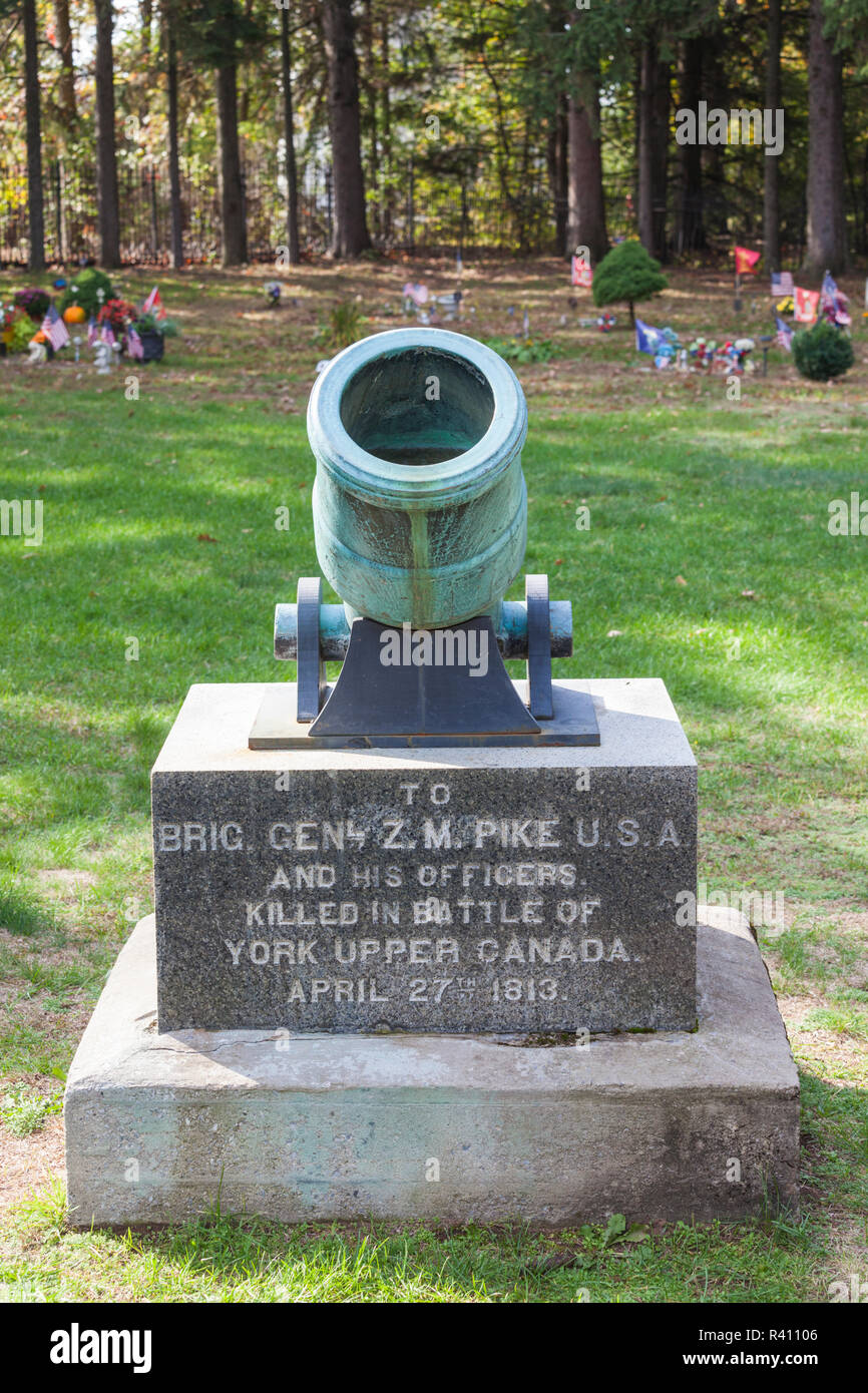 USA, New York, Thousand Islands Region, Sackets Harbor, grave of General Zebulon Pike, discoverer of Pikes Peak Stock Photo