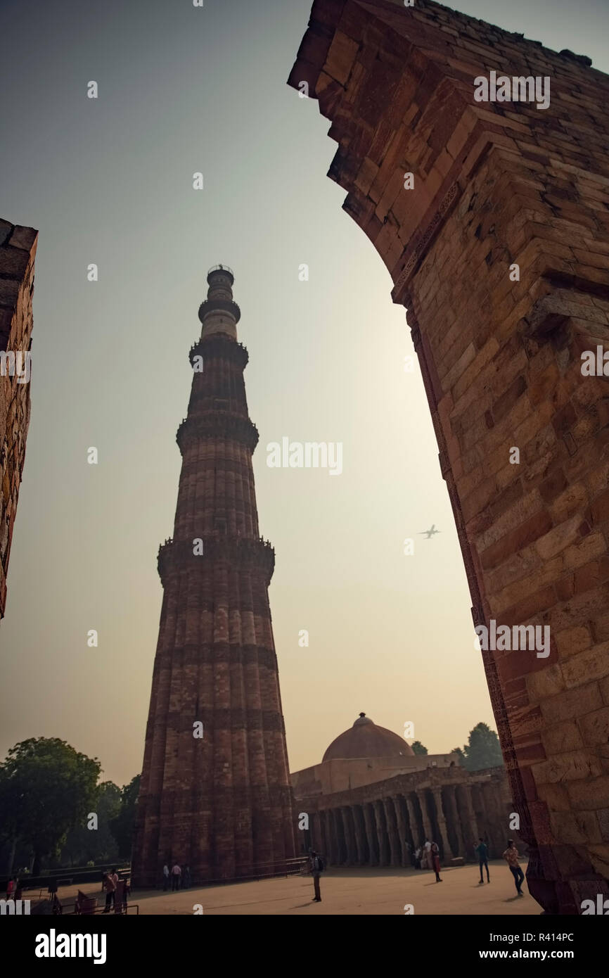 India,Islamic,architecture,Hindu temple ruins,Quatb Minar,medieval age ...