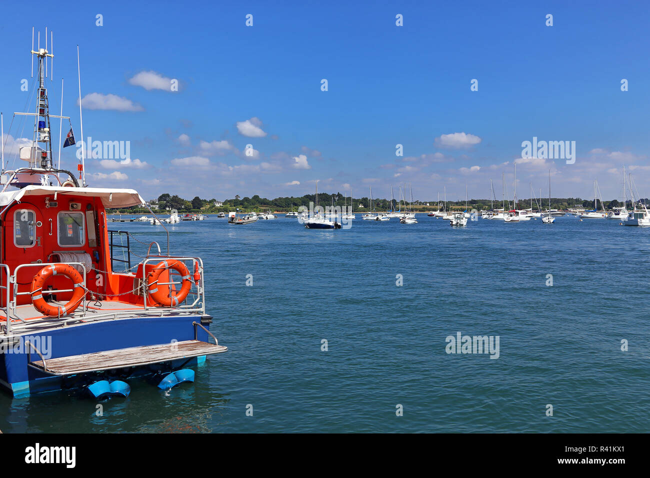 rescue cruiser in the gulf of morbihan near port blanc in front of ile aux moines Stock Photo