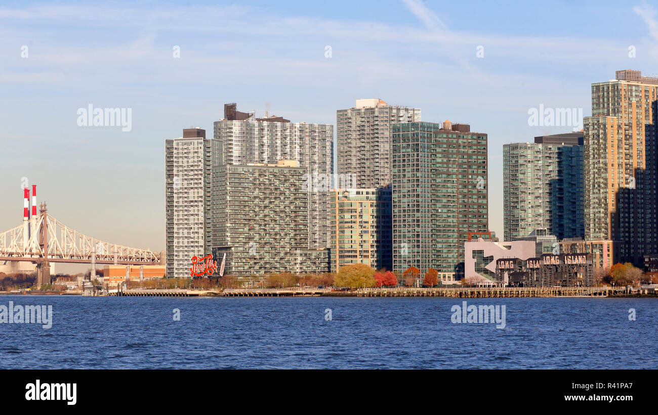Luxury apartments and office buildings along the waterfront near Gantry State Park in Long Island City, New York City Stock Photo