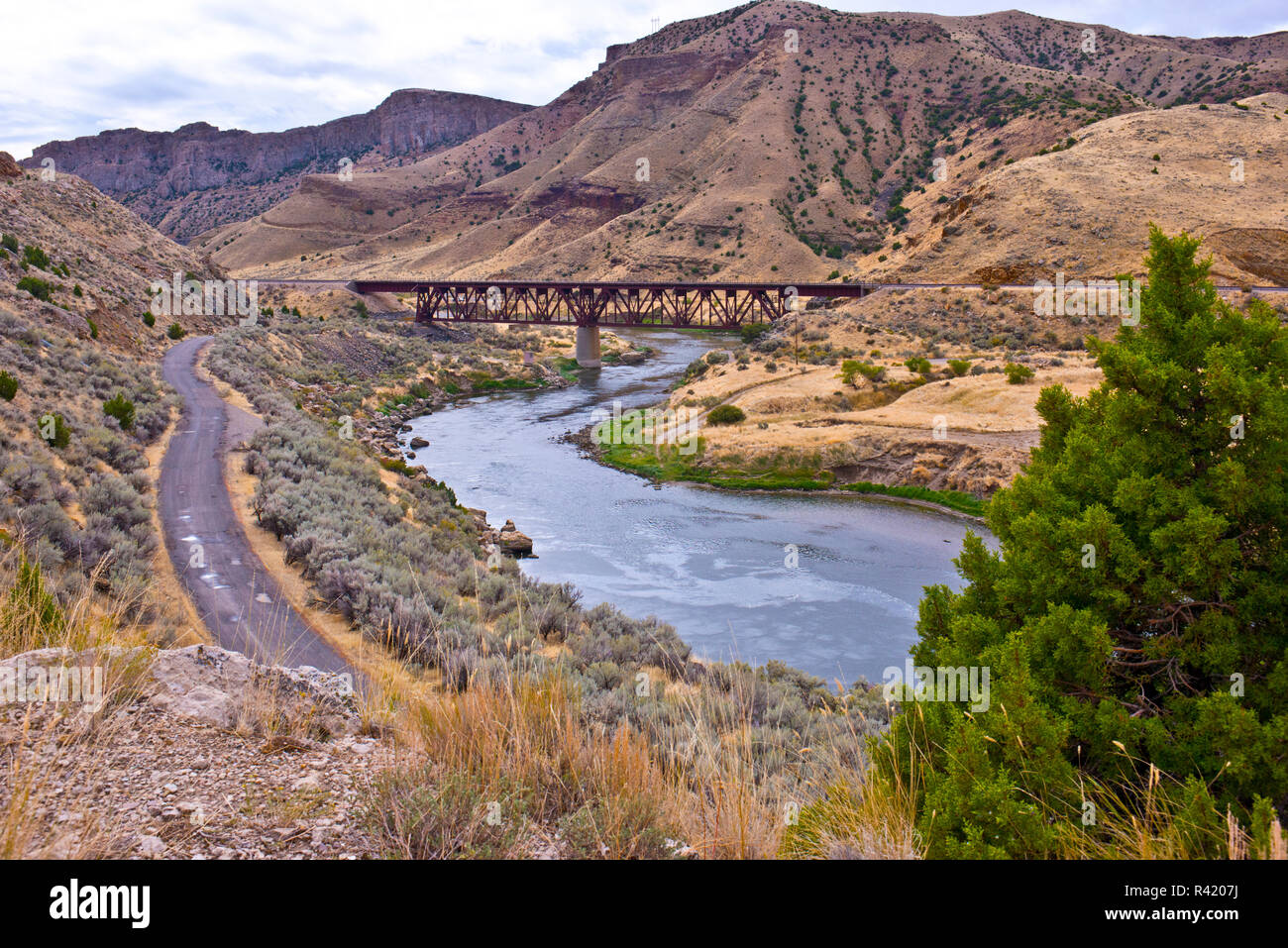 Usa, Wyoming. Wind River Canyon, Bighorn River, Bnsf Bridge Stock Photo 