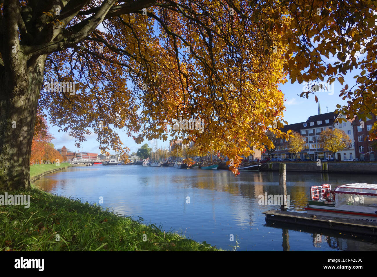 Investor attraction hi-res stock photography and images - Alamy