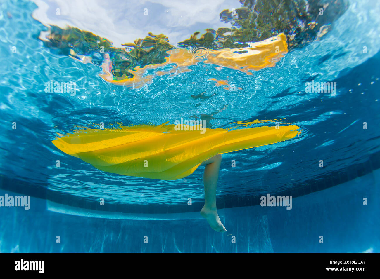 Underwater Girl AirMatt Pool Stock Photo Alamy