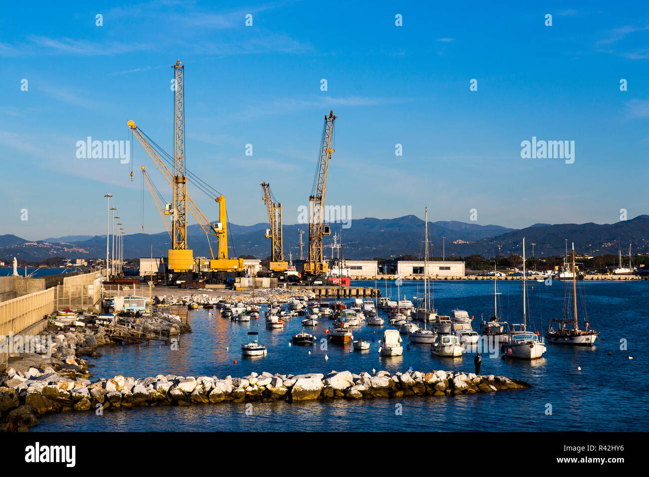 Sky character wharf hi-res stock photography and images - Alamy