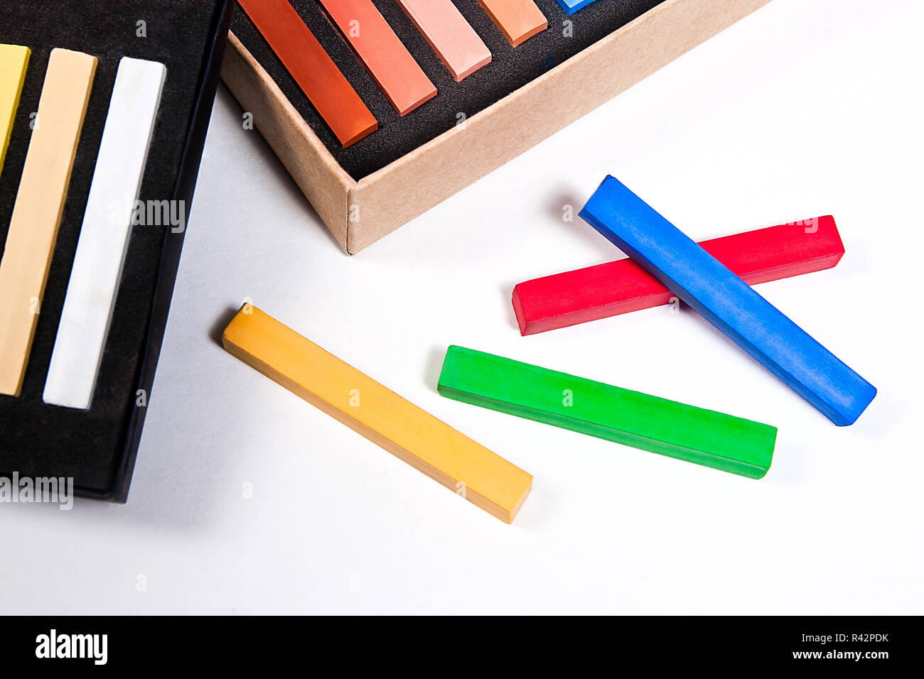 With chalk pastels hi-res stock photography and images - Alamy