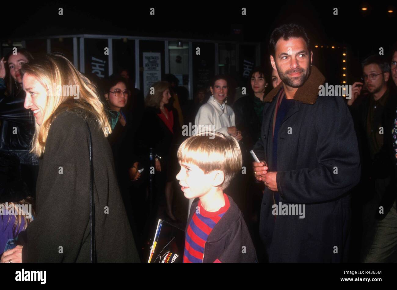 Ken olin and patricia wettig hi-res stock photography and images - Alamy