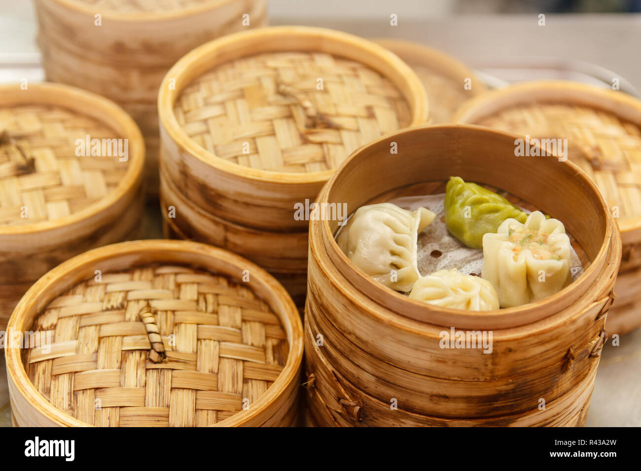 Dim sum containers hi-res stock photography and images - Alamy