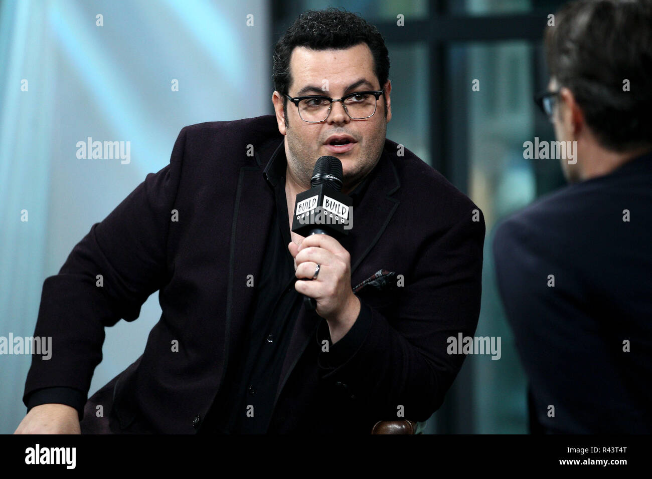 NEW YORK, NY - NOVEMBER 06:  Build presents Josh Gad discussing 'Murder On The Orient Express' at Build Studio on November 6, 2017 in New York City.  (Photo by Steve Mack/S.D. Mack Pictures) Stock Photo