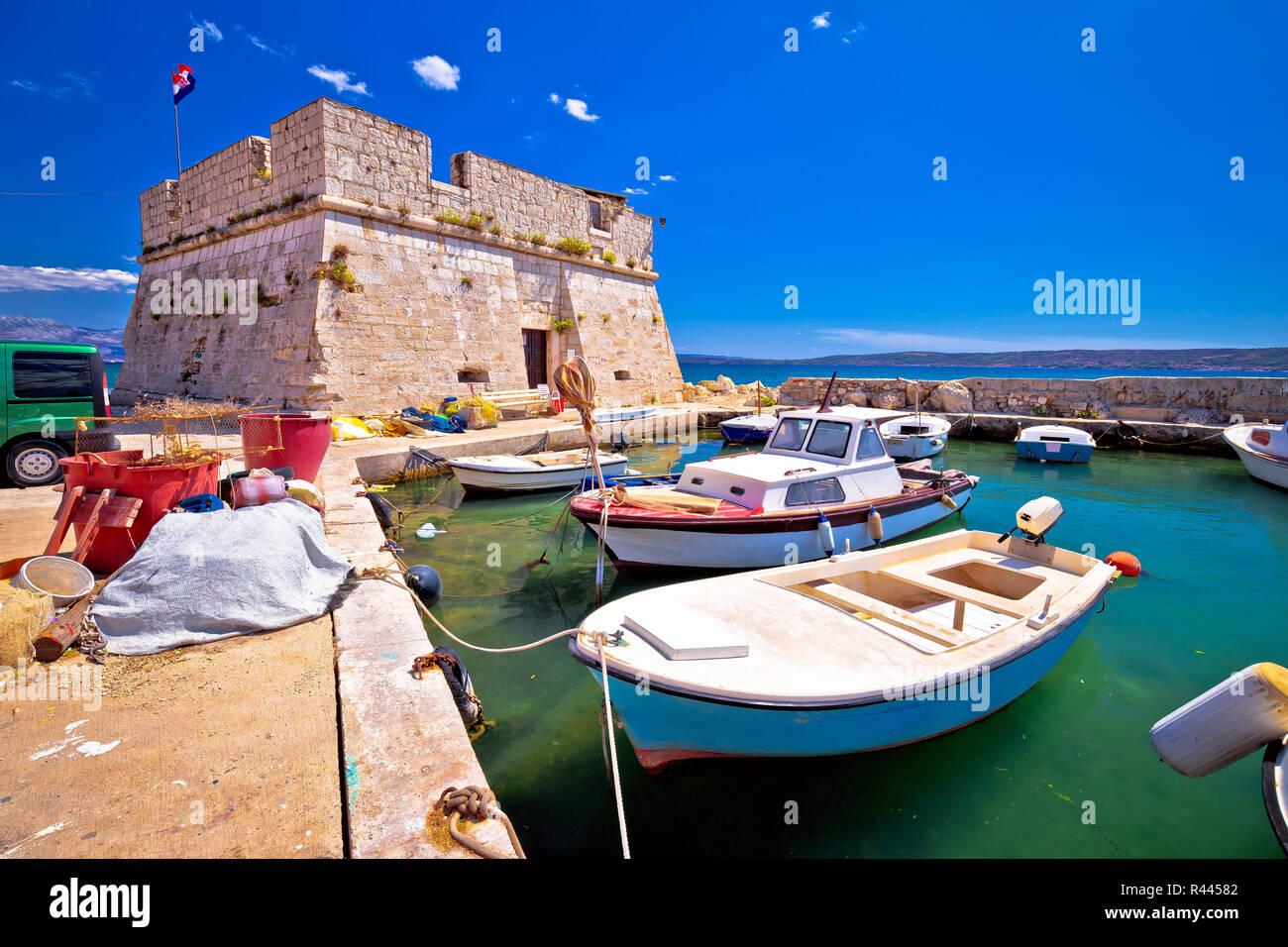 Split waterfront landmarks blue hi-res stock photography and images - Alamy
