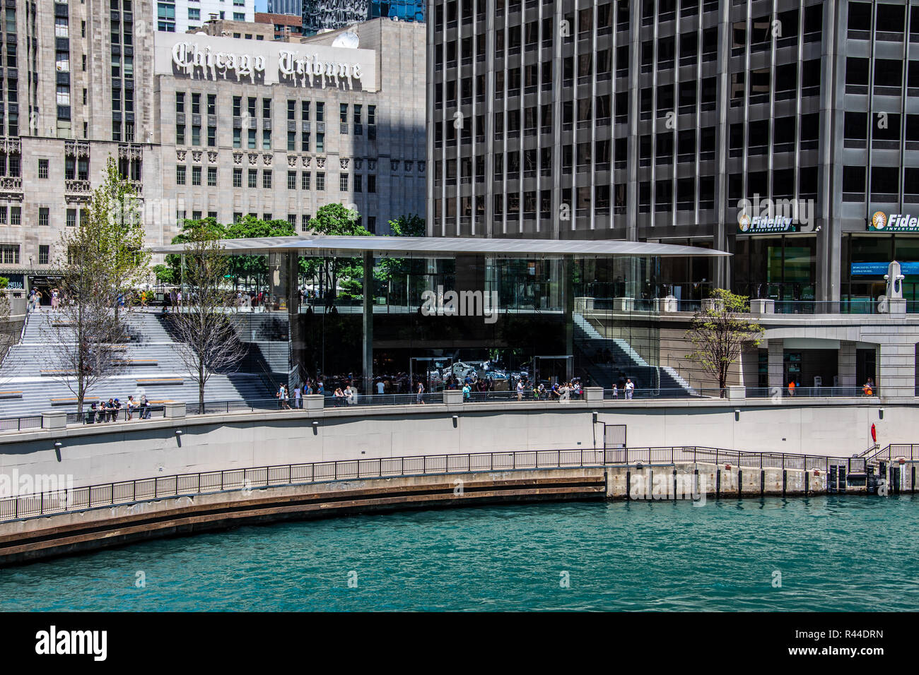 Chicago Apple Store, Invesco