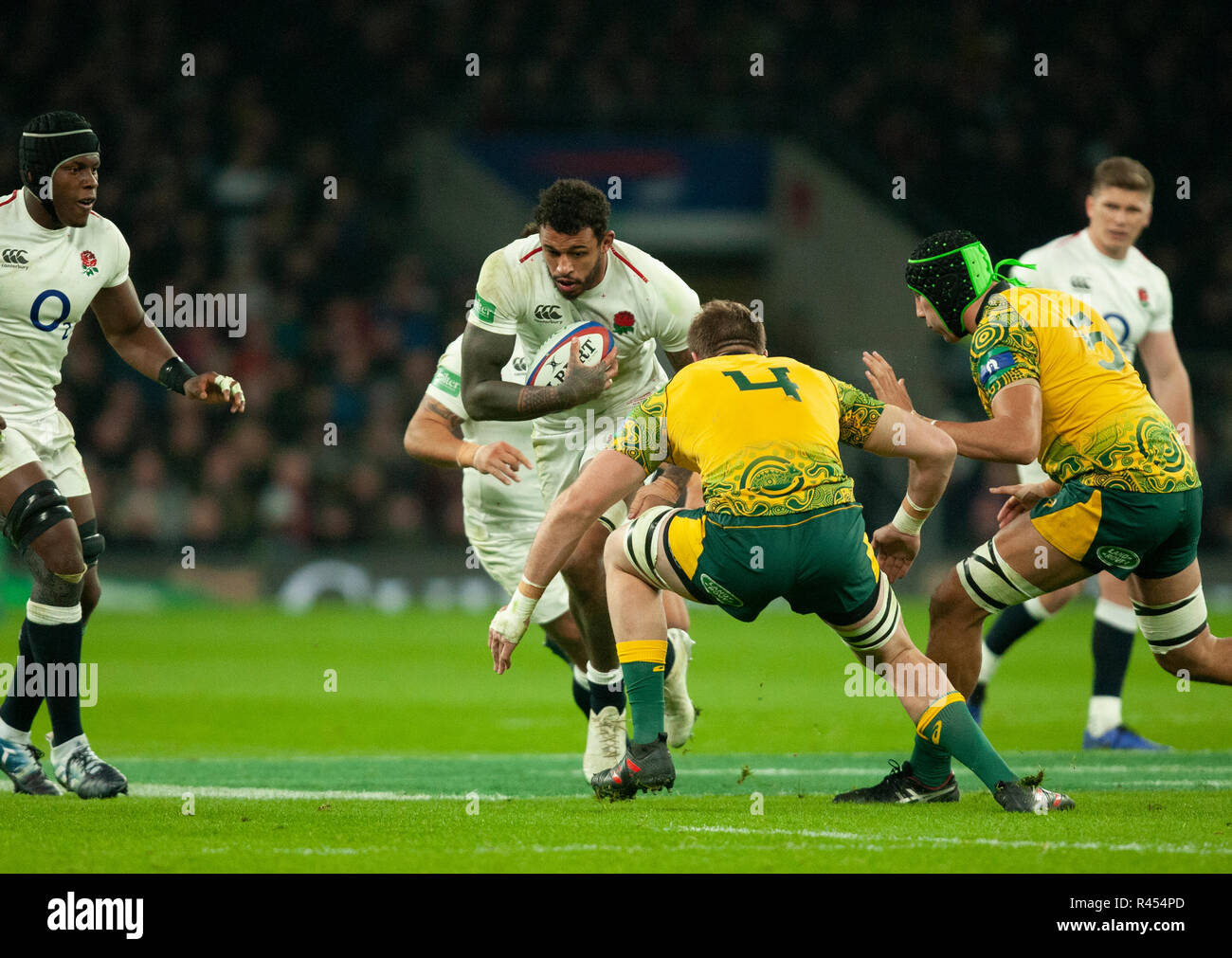 Twickenham, UK. 24th November 2018. England's Courtney Lawes runs with the ball during the Quilter International Rugby match between England and Australia. Andrew Taylor/Alamy Live News Stock Photo