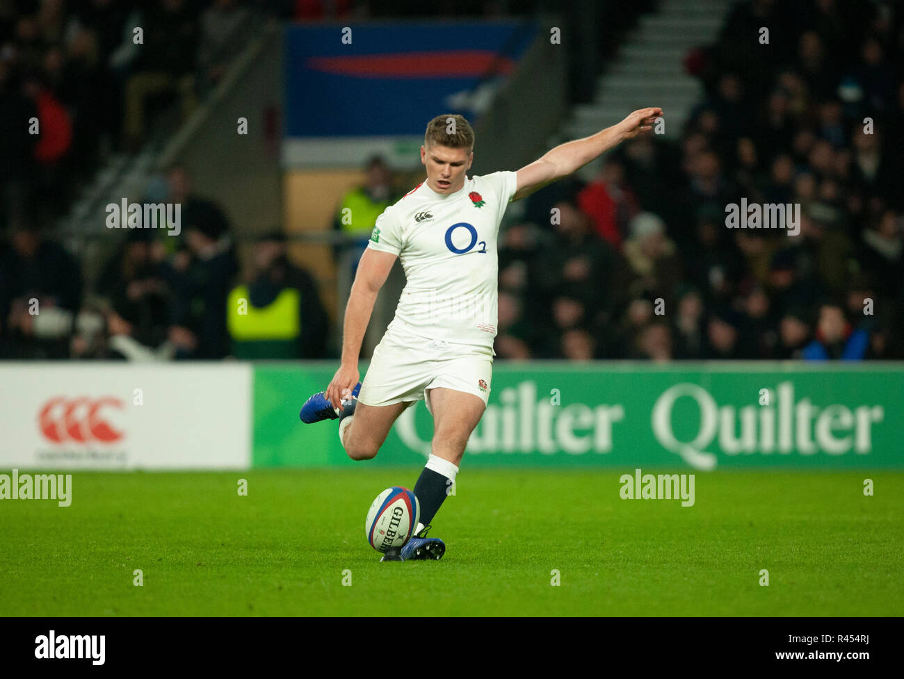 Twickenham Uk 24th November 2018 England S Owen Farrell Kicks A Conversion During The Quilter International Rugby Match Between England And Australia Andrew Taylor Alamy Live News Stock Photo Alamy