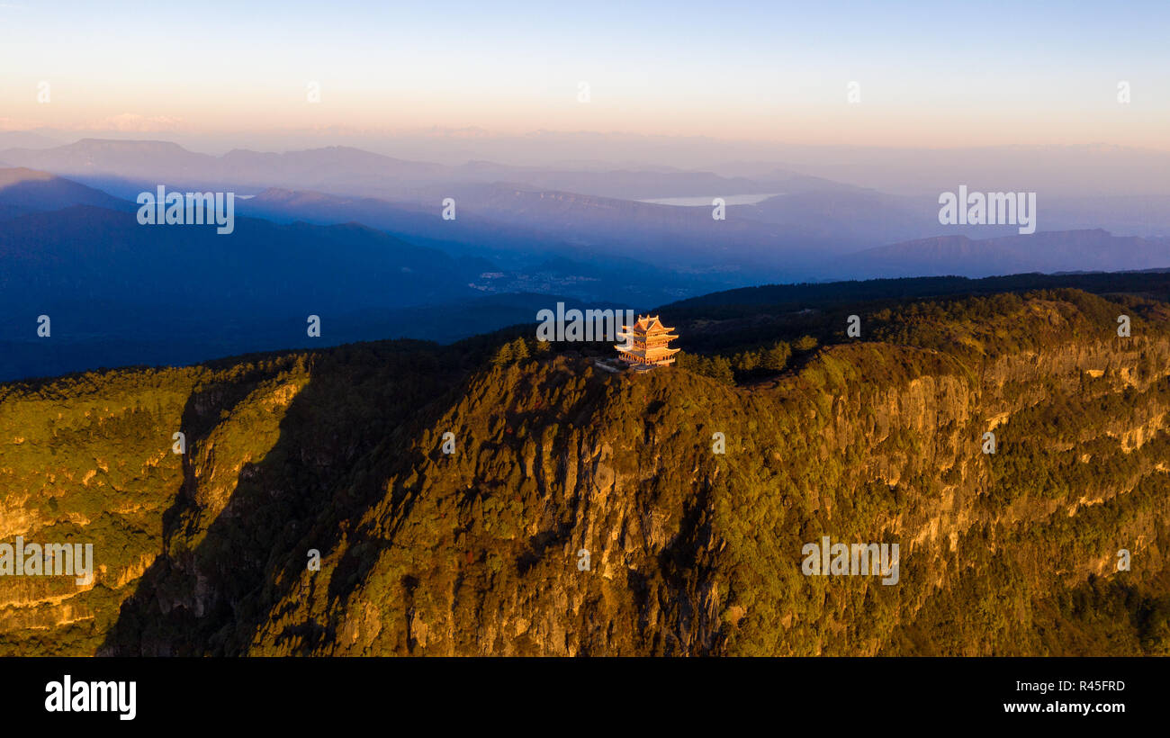 Golden temple on Wanfo Peak, Emeishan or Emei Mountain, Sichuan Province, China Stock Photo