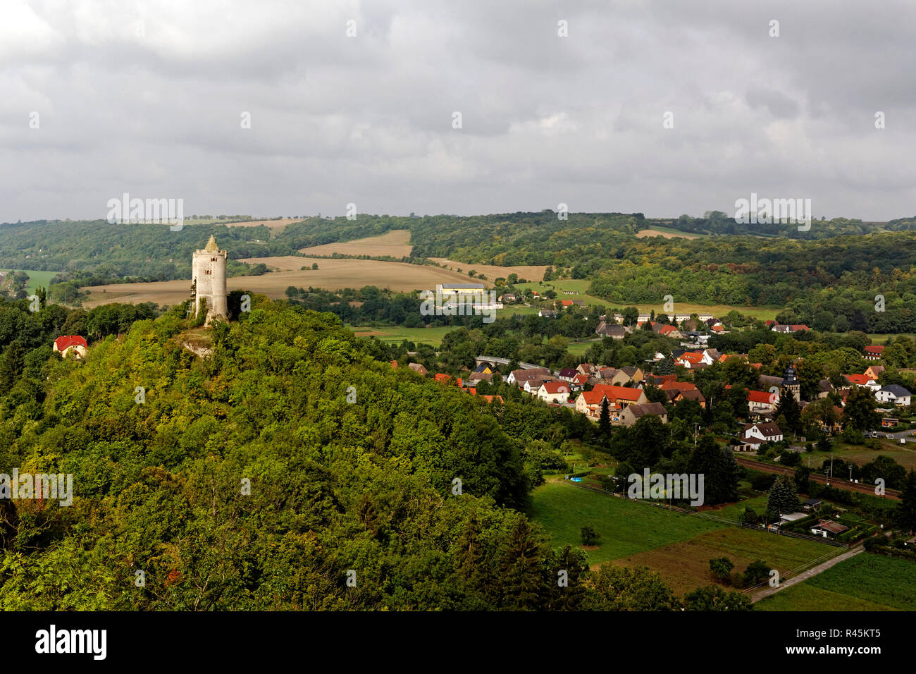 view from rudelsburg to saaleck castle in saxony-anhalt Stock Photo