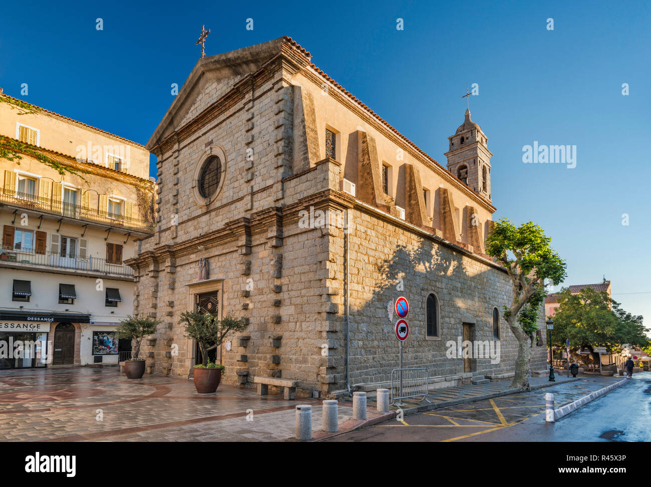 Church in porto vecchio hi-res stock photography and images - Alamy
