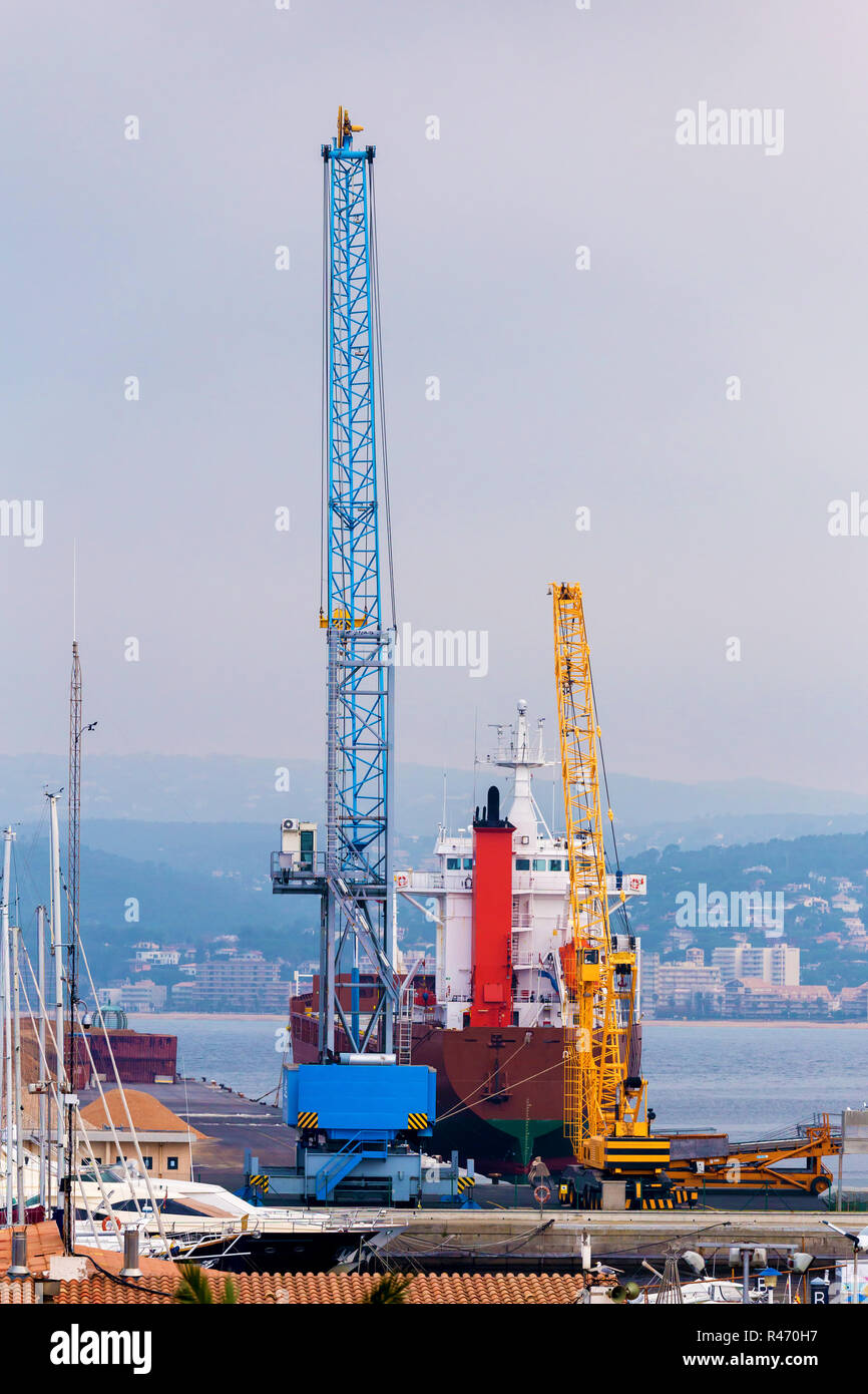 White Tall Tower Crane High Resolution Stock Photography and Images - Alamy