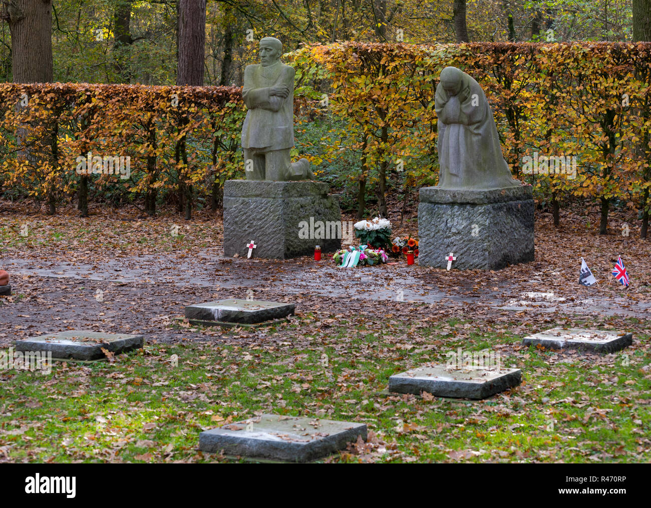 The Mourning Parents Sculptures by German artist Kaethe Kollwitz at the Vladslo German war cemetery north of Ypres Stock Photo