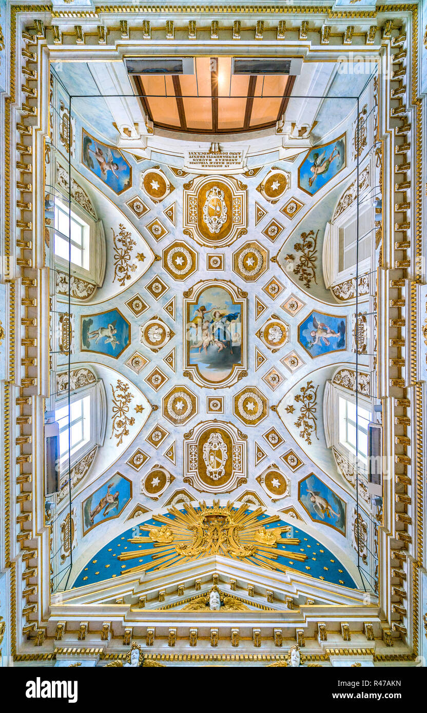 The amazing vault from the 'Cappella della Santissima Icone' in the Duomo of Spoleto. Umbria, central Italy. Stock Photo