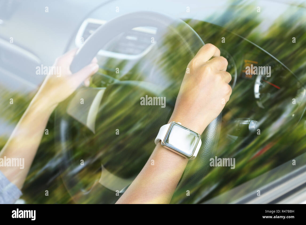 Car app apple watch hi res stock photography and images Alamy