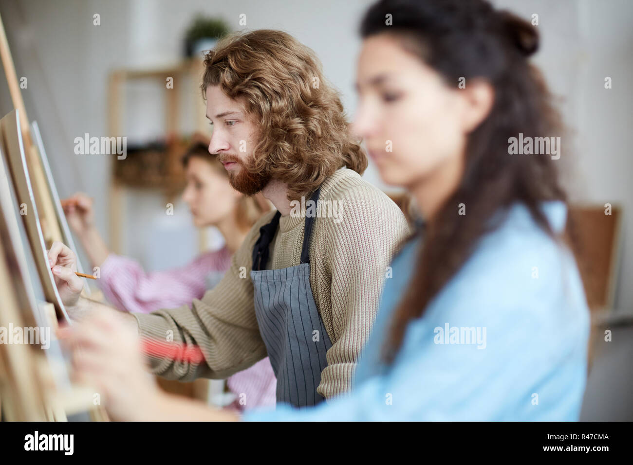 Guy painting Stock Photo Alamy