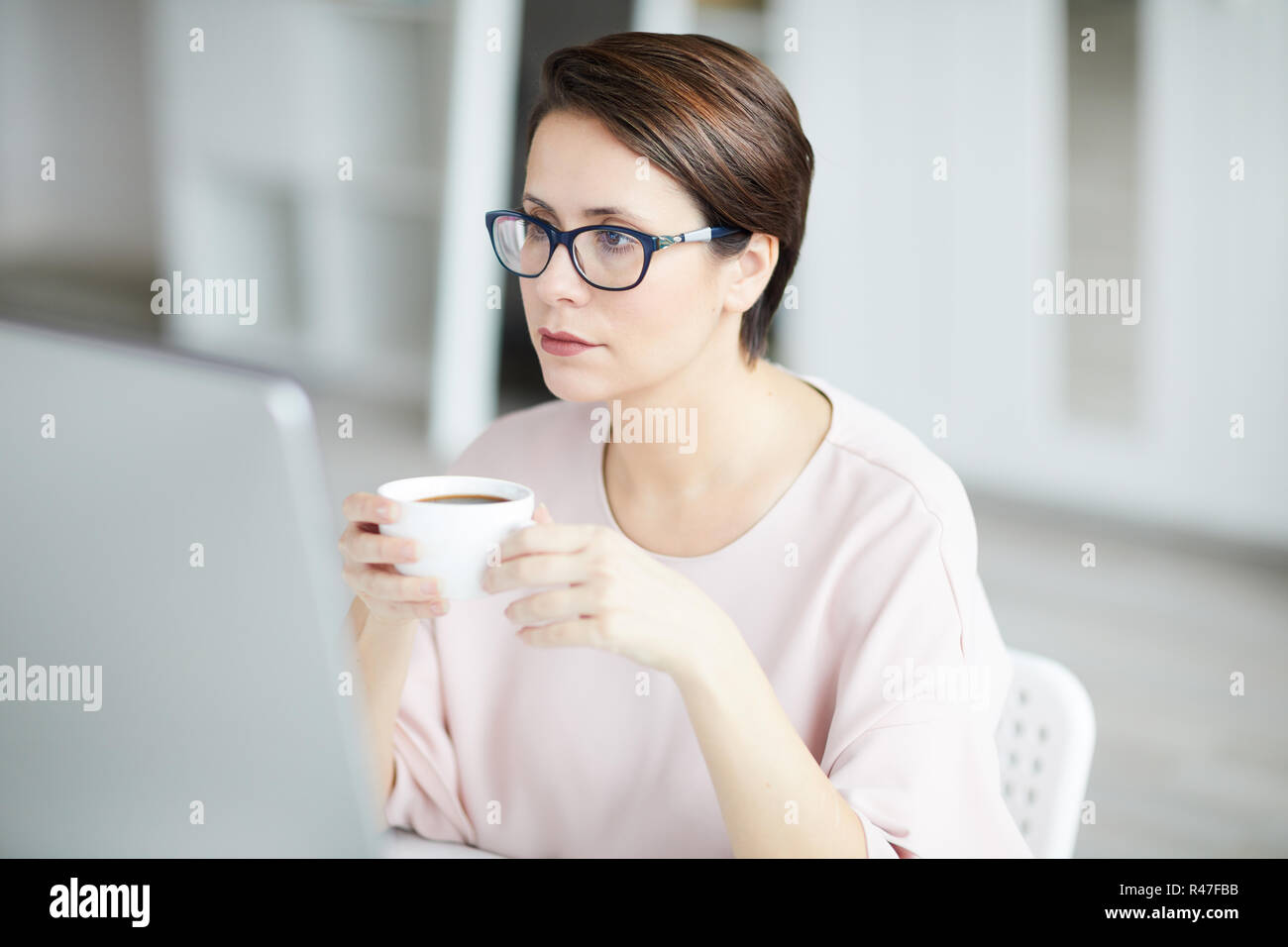 Tea break in office Stock Photo Alamy