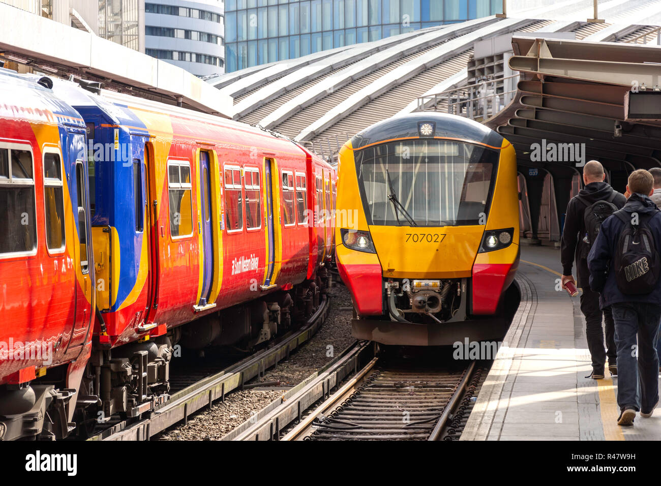 Train leaving London Waterloo Station, Waterloo, London Borough of Lambeth, Greater London, England, United Kingdom Stock Photo