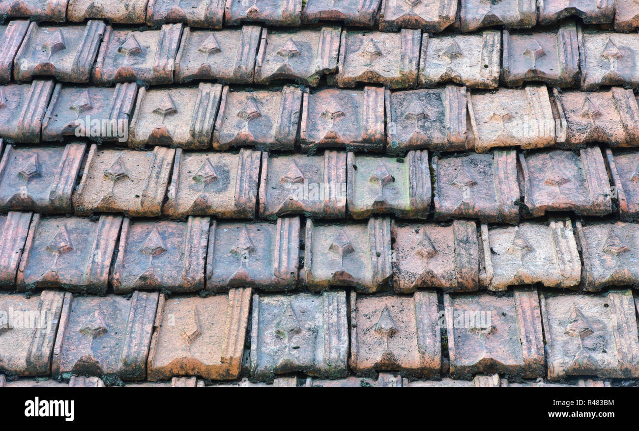 Old tiled roof of vietnamese building Stock Photo Alamy