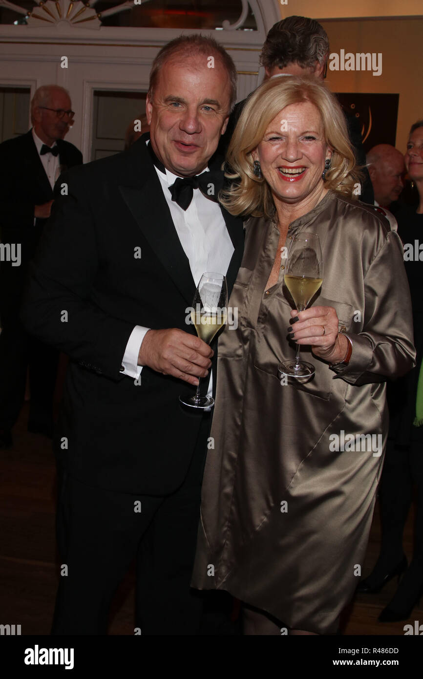Stilvolle Hubertus Meyer Burckhardt Frau Bilder
