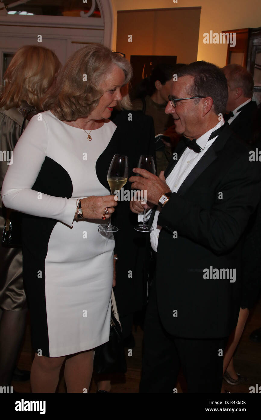 Jan Hofer, Dr. Armgard Seegers Karasek, Verleihung des Champagne Preis ...