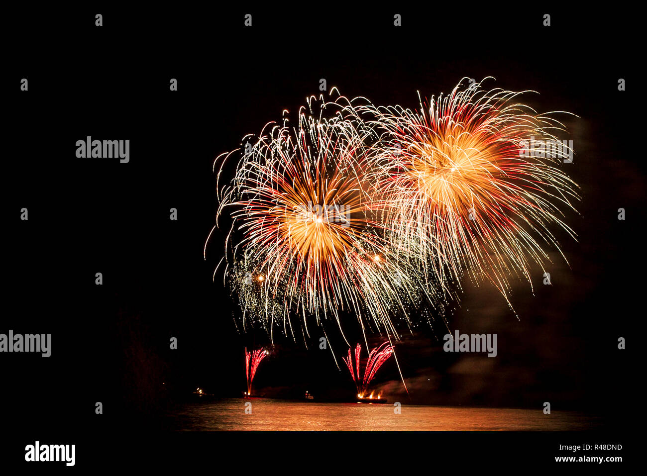 Wallpaper fireworks hi-res stock photography and images - Alamy