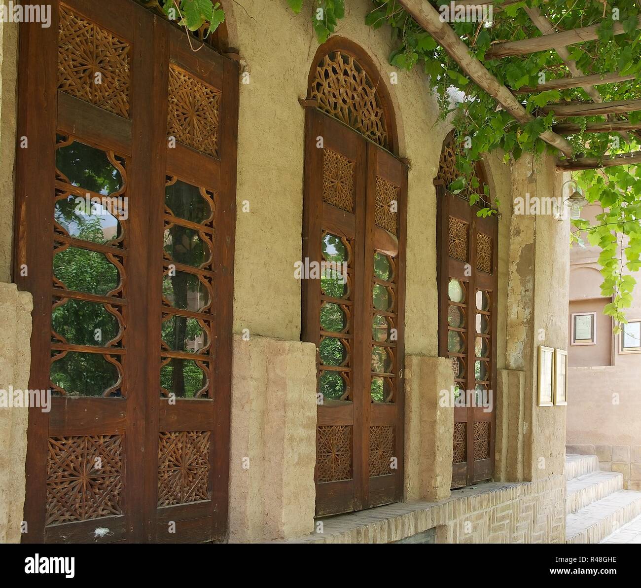 Persian historic home courtyard hi-res stock photography and images - Alamy