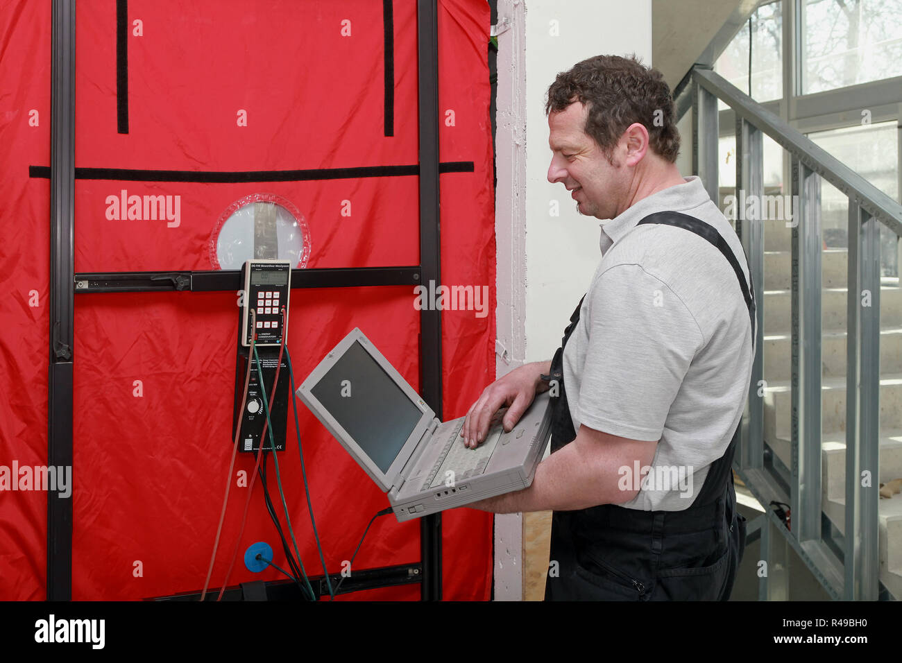 differential pressure measuring method Stock Photo Alamy