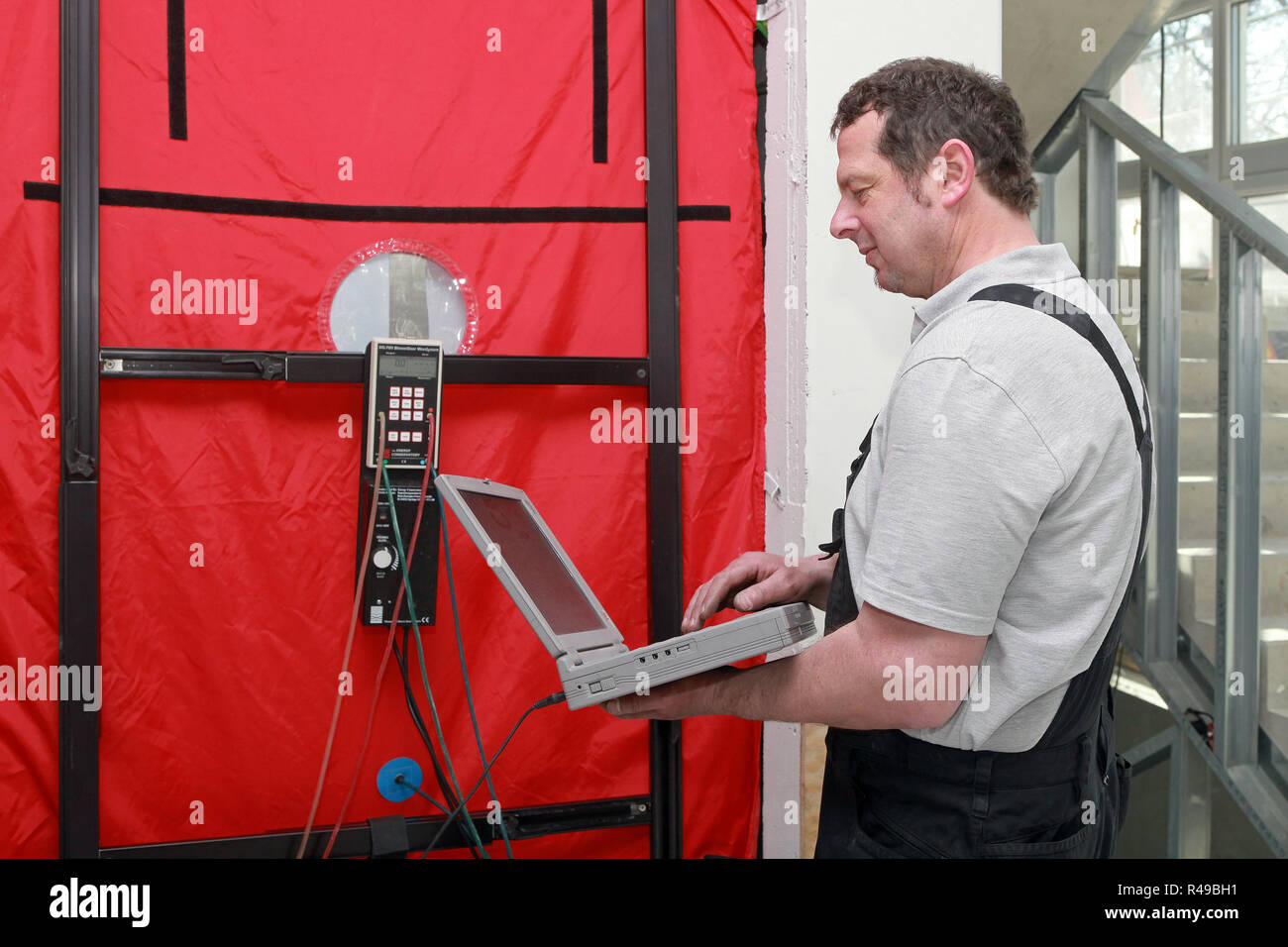 differential pressure measuring method Stock Photo Alamy