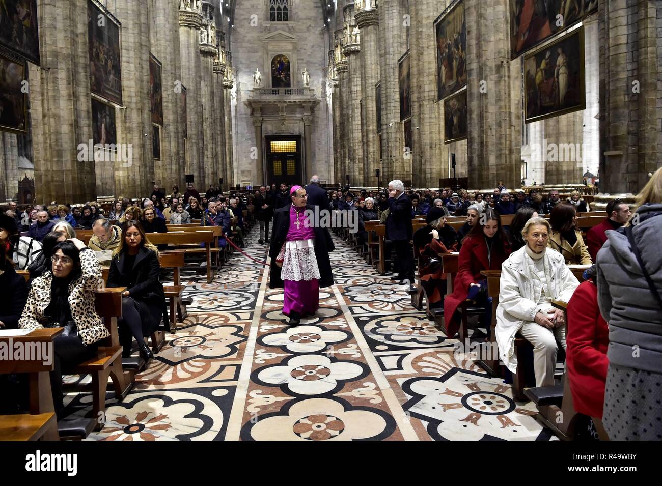 Mass for the Fashion of Archbishop Mario Delpini in the Duomo (Duilio Piaggesi, Milan - 2018-11-25) p.s. la foto e' utilizzabile nel rispetto del contesto in cui e' stata scattata, e senza intento diffamatorio del decoro delle persone rappresentate Stock Photo