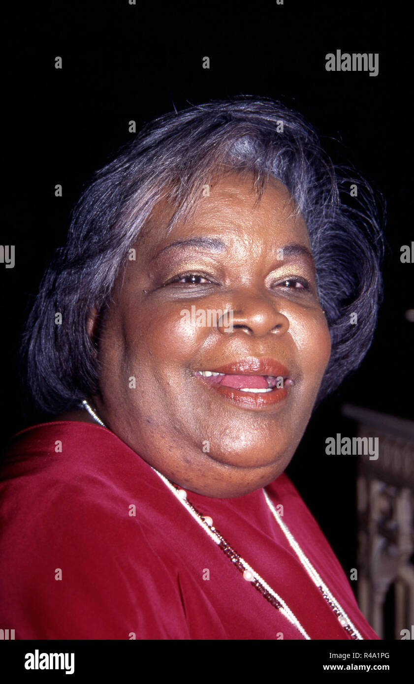 ***FILE PHOTO*** Vernita Lee, mother of Oprah Winfrey, has passed away
