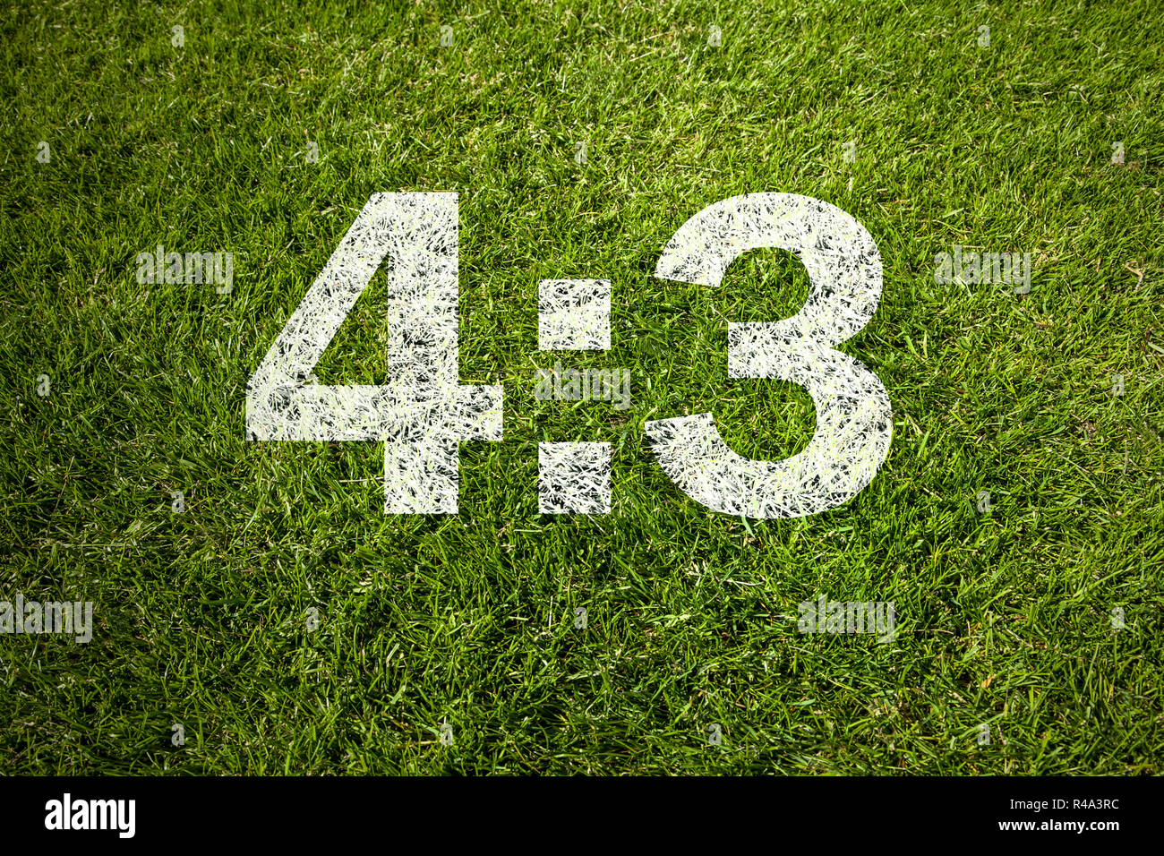 4 3 formation football hi-res stock photography and images - Alamy