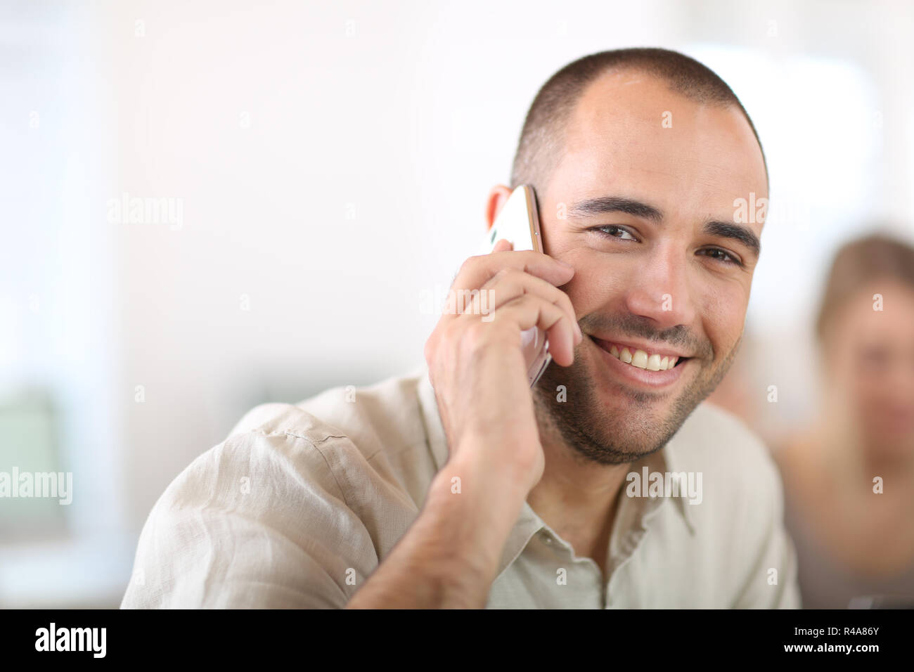 Salesman on cellphone team hi-res stock photography and images - Alamy