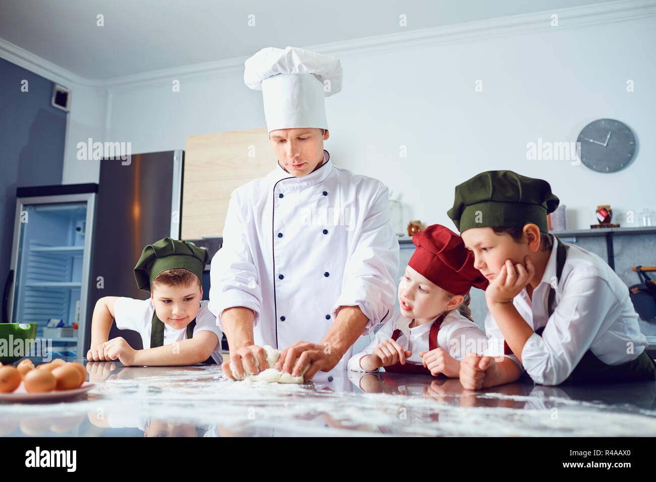 Learn how to cook hi-res stock photography and images - Alamy