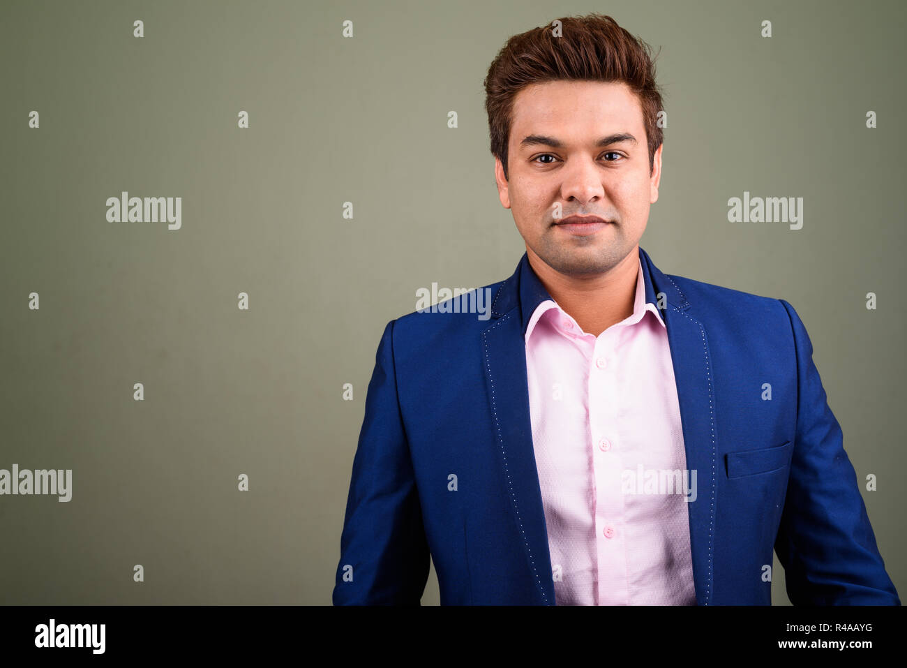Indian man wearing suit hi-res stock photography and images - Alamy