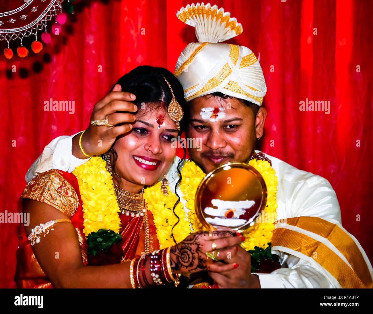 Hindu wedding hires stock photography and images Alamy