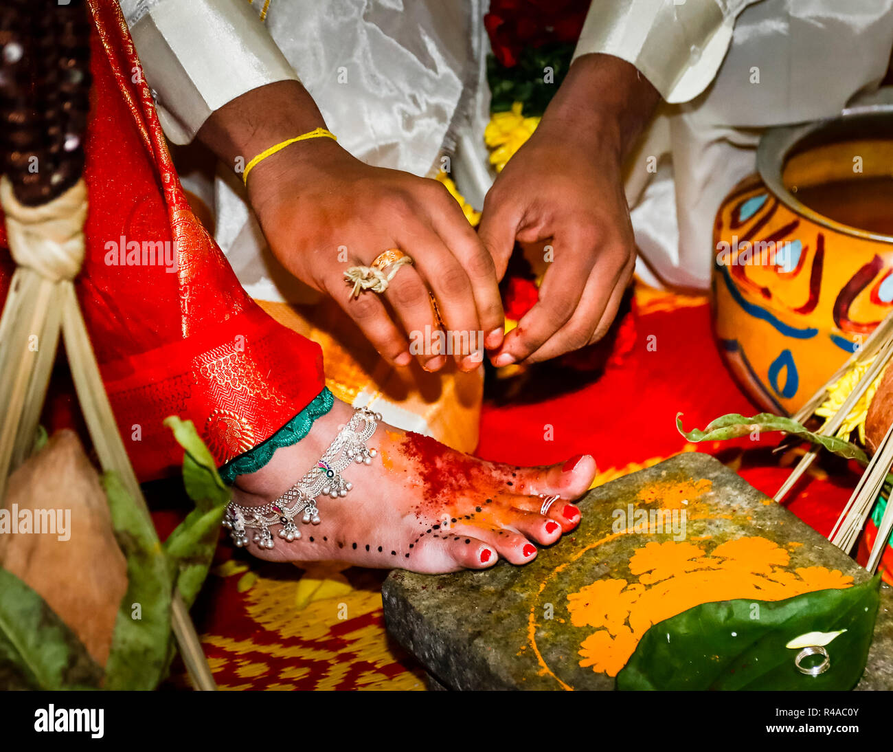Tamil Hindu Wedding ceremony in a Dortmund Temple in Germany Stock Photo -  Alamy