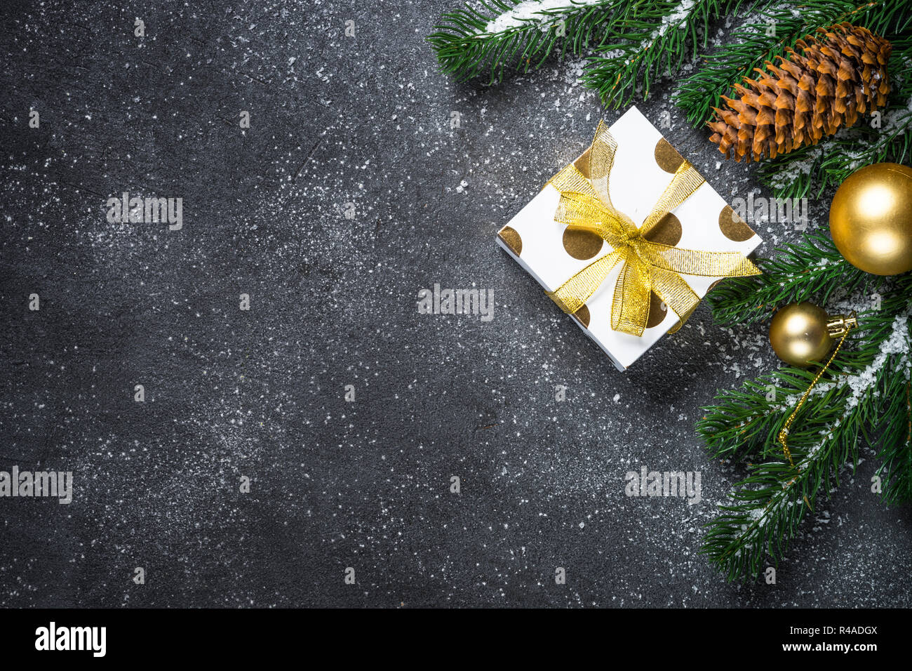 Christmas background - Gold and silver decorations and present b Stock ...