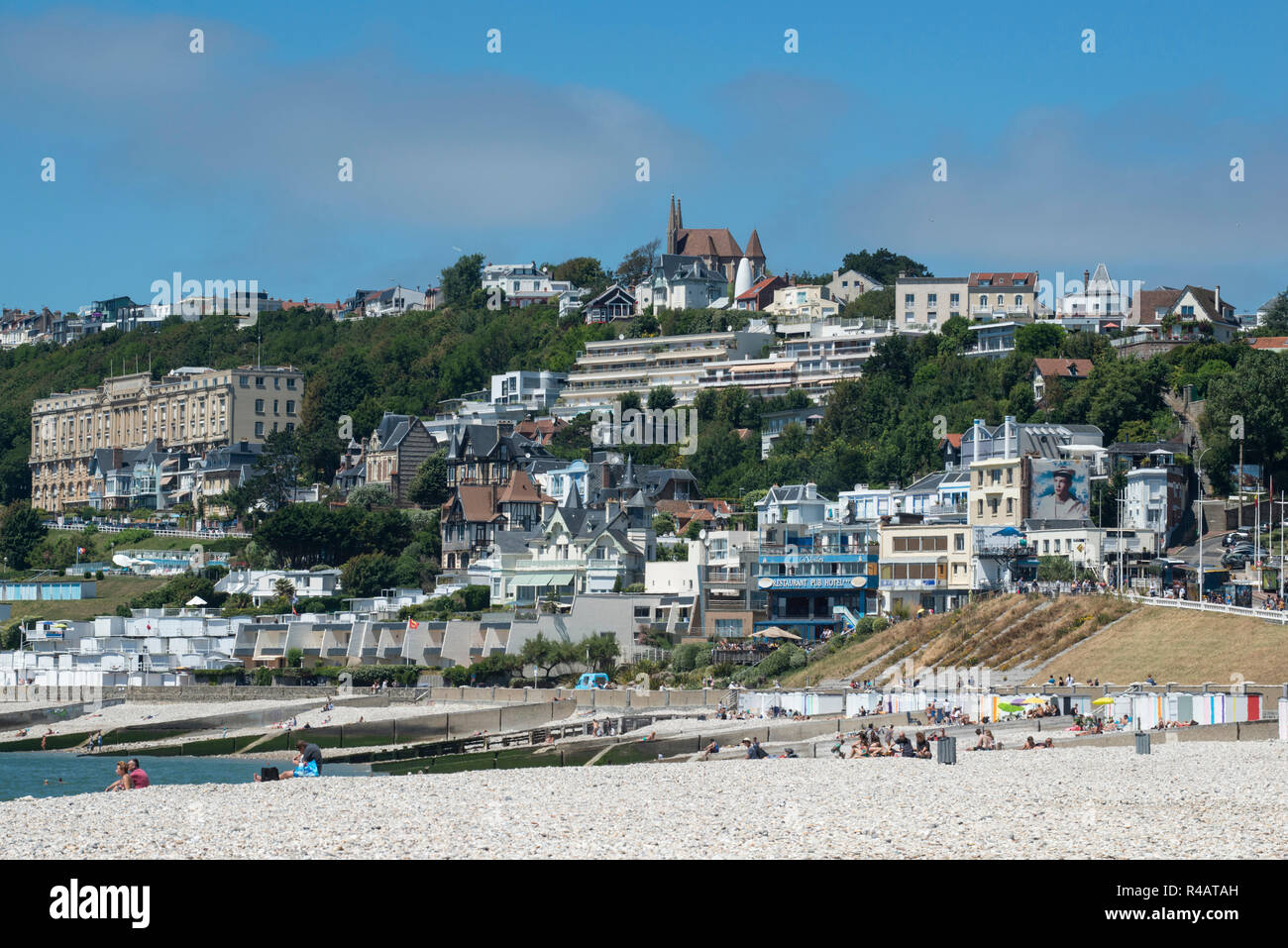 Le Havre (Normandy, north western France): houses along the waterfront at Sainte-Adresse Stock Photo