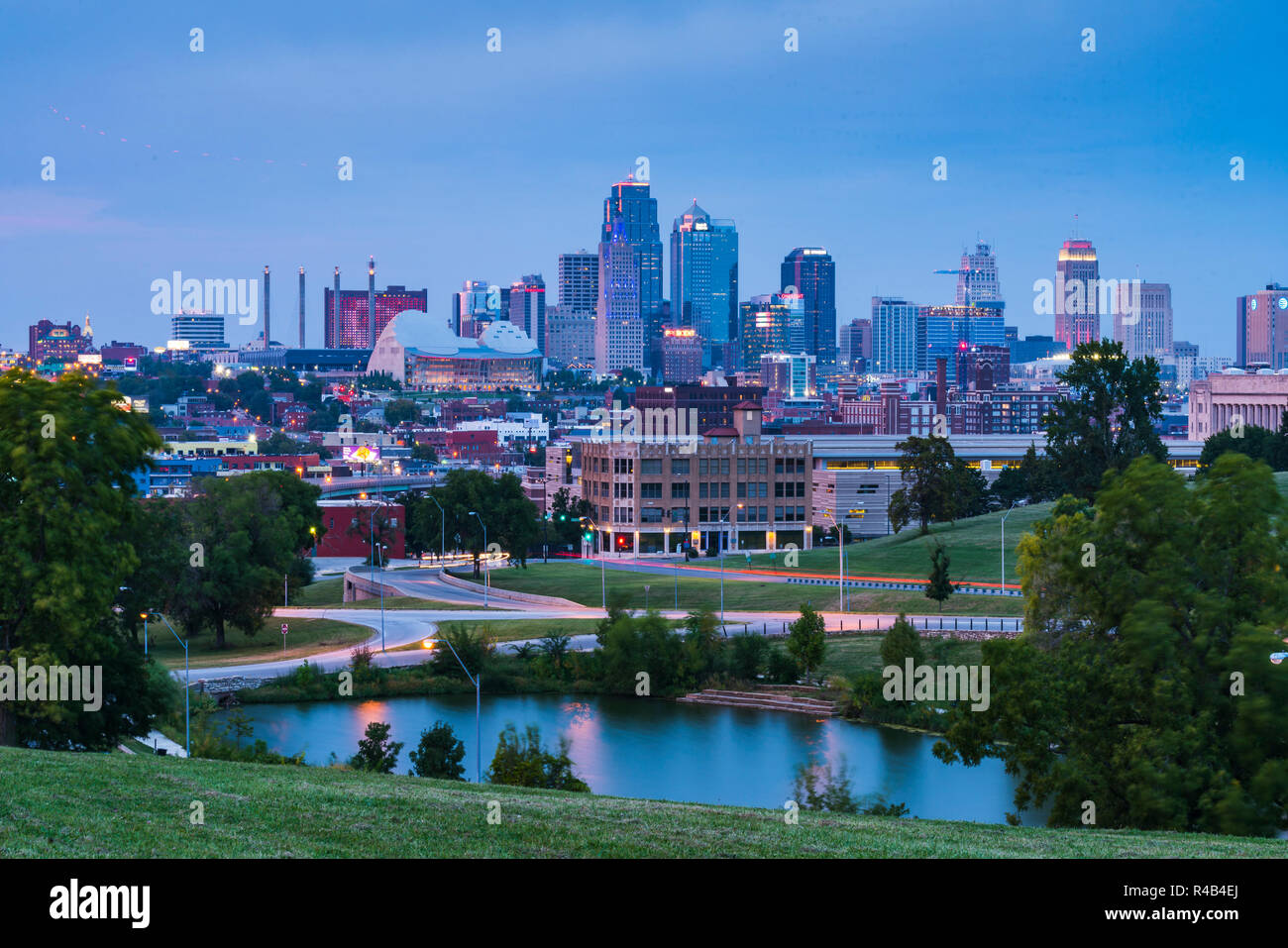 kansas,missouri,usa. 091517, beautiful kansas city skyline at twilight Stock Photo Alamy