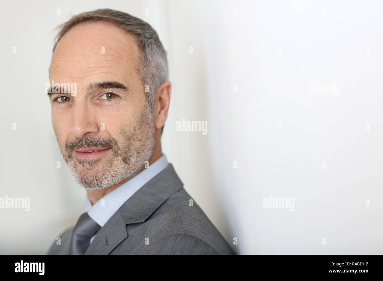 50 year old man looking for work hi-res stock photography and images ...