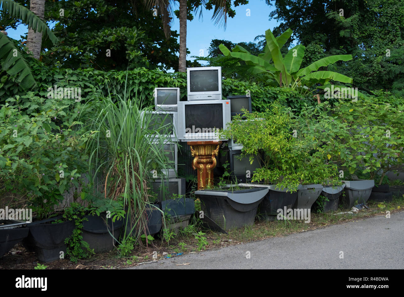 Old computers installation hires stock photography and images Alamy