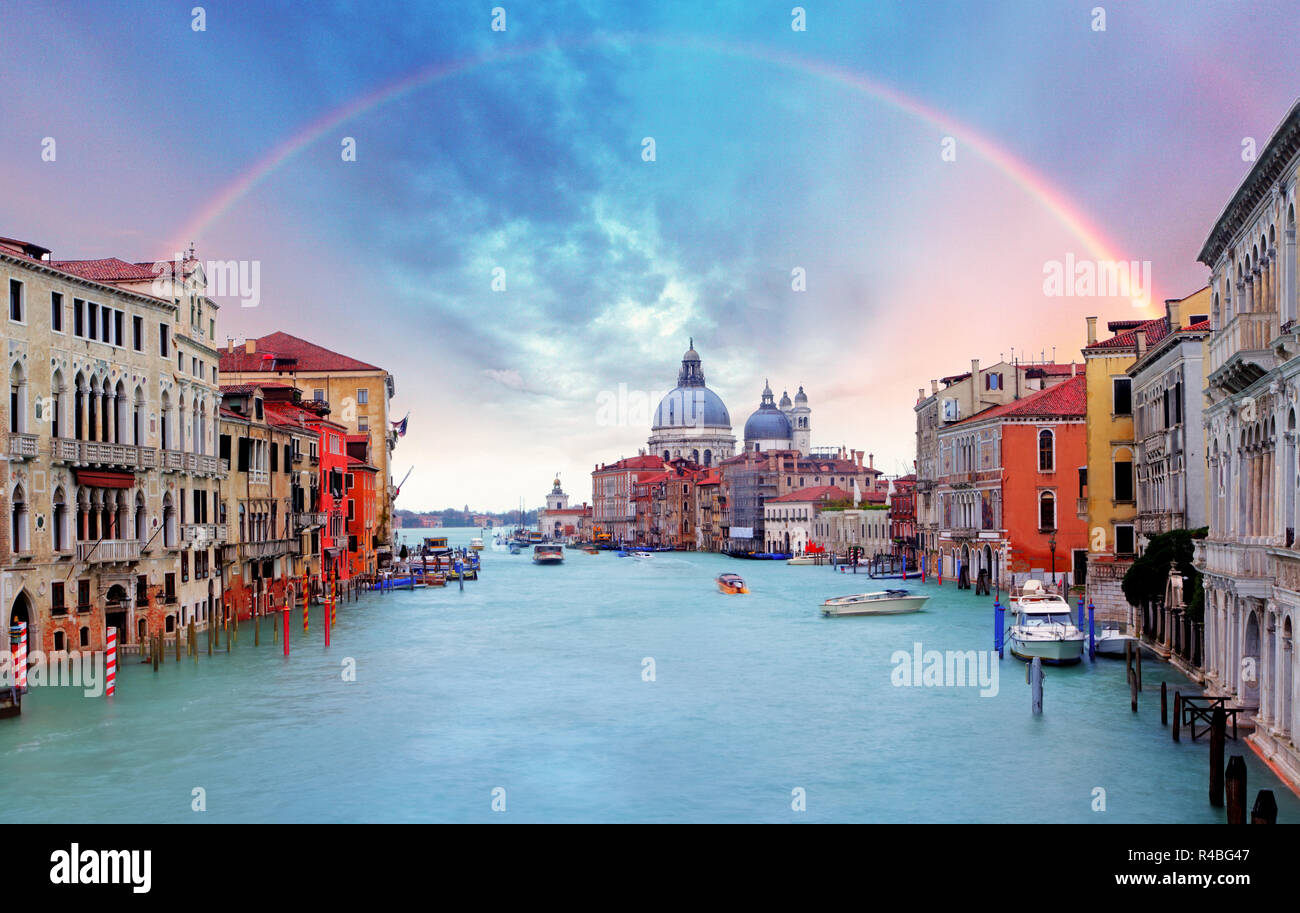 Bridge over venetian canal sunset hi-res stock photography and images ...