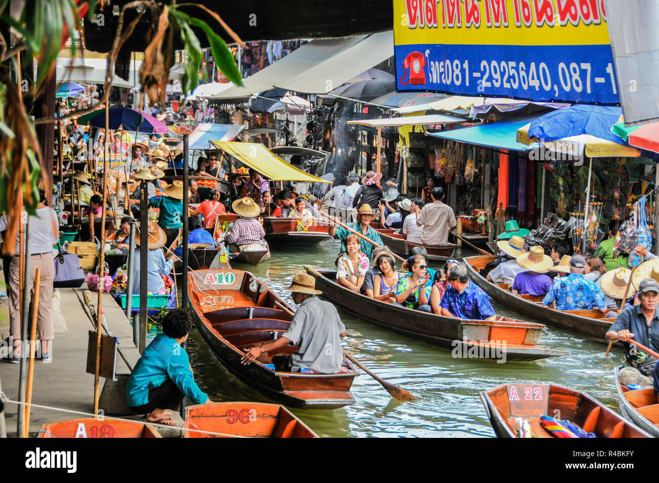 A very busy floating water market in Bangkok Thailand Stock Photo Alamy